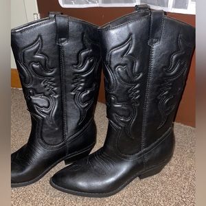 Black cowgirl boots